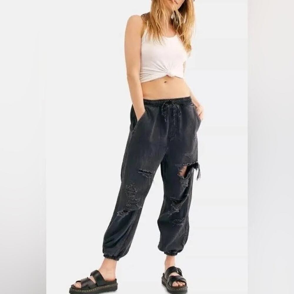 FREE PEOPLE Sloan Destructed Black Jean Joggers Size XS